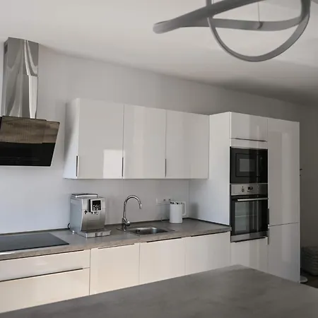 Lorenc Street Daire